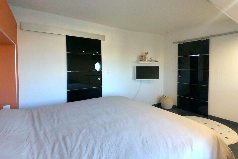 Photo of Bedroom in Sorgues