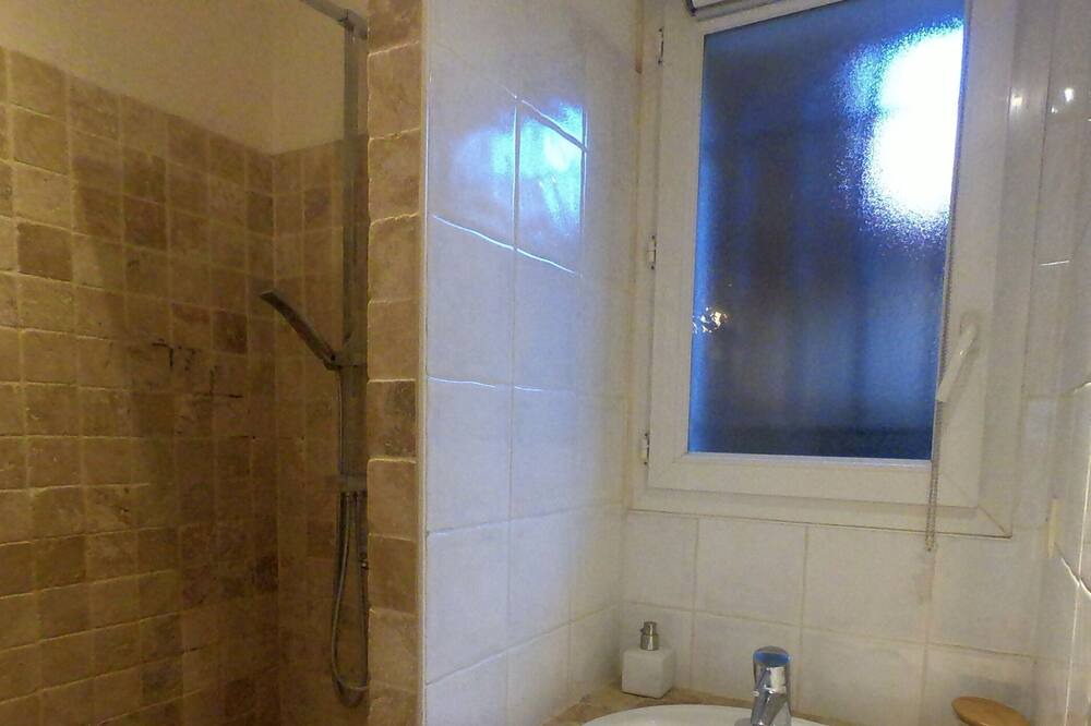 Photo of Bathroom in Sorgues