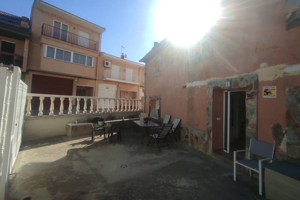 Photo of Others in Quinto