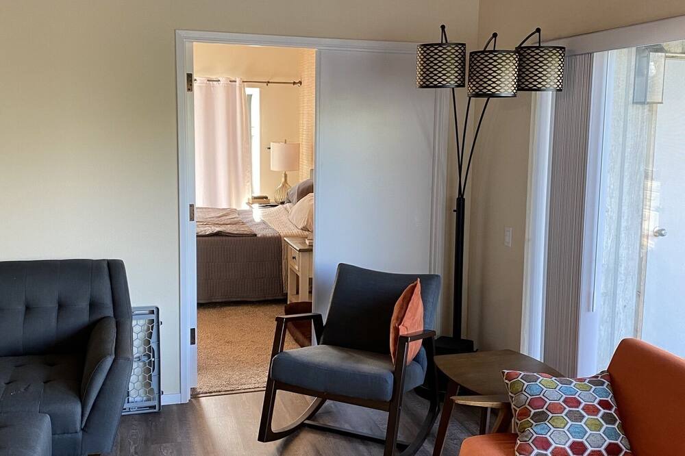 Photo of Livingroom in Lincoln Beach