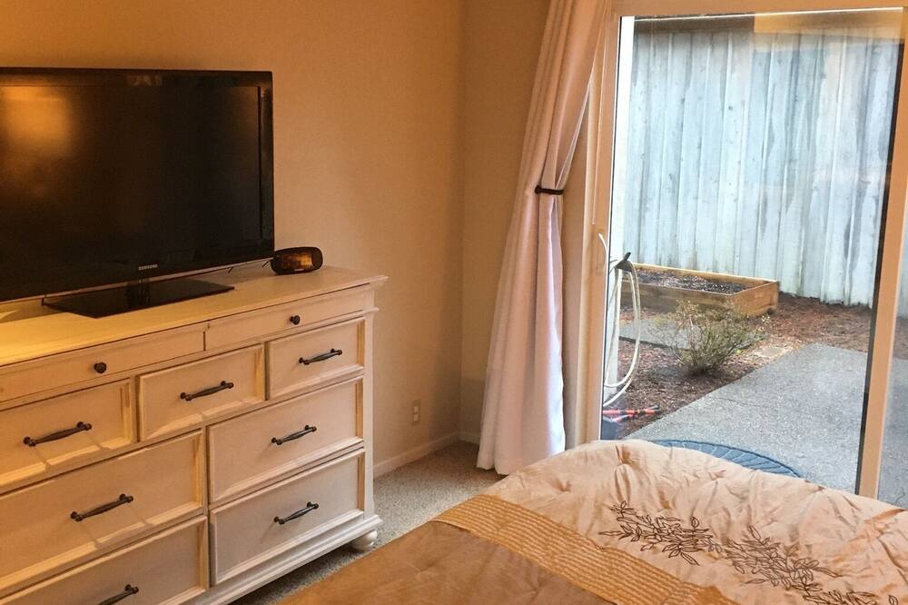 Photo of Others in Lincoln Beach