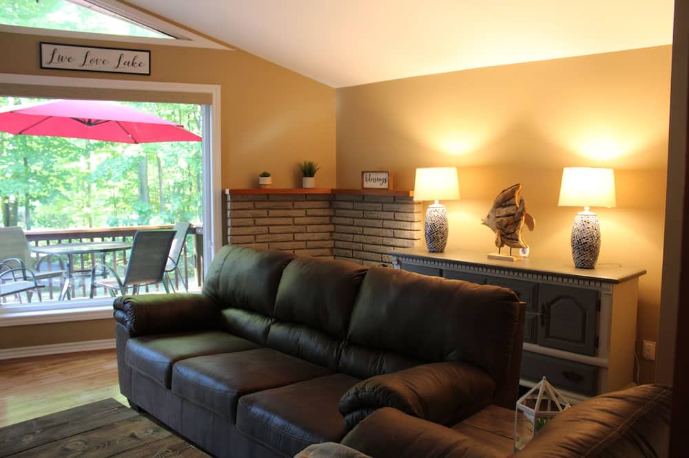 Photo of Livingroom in Lafontaine