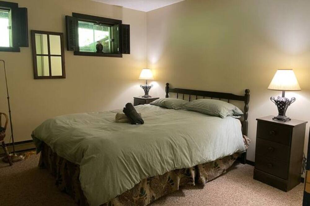 Photo of Bedroom in Oro-Medonte