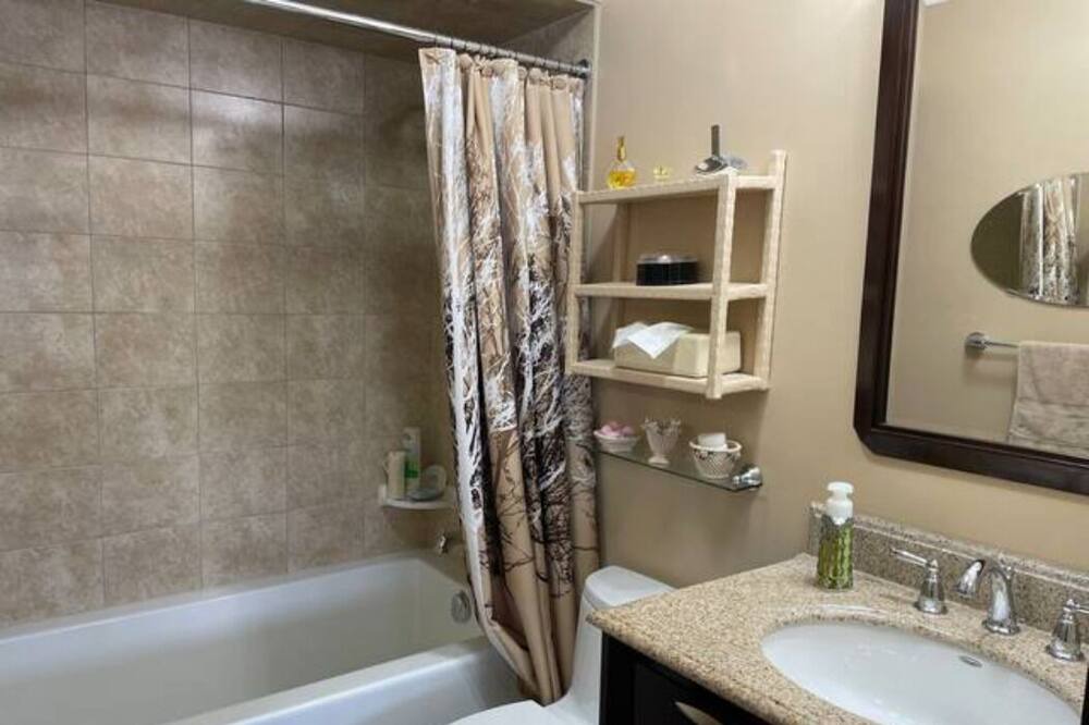 Photo of Bathroom in Oro-Medonte