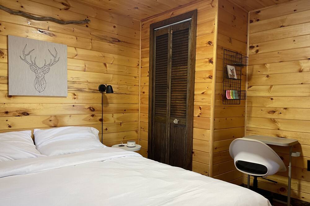 Photo of Bedroom in Novar