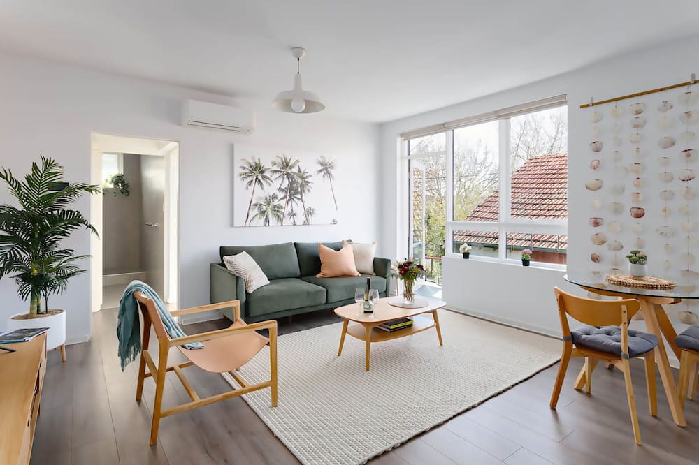 Photo of Livingroom in Elwood