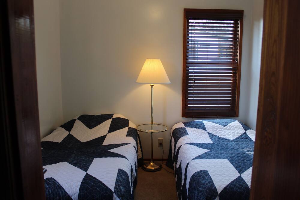 Photo of Bedroom in Oakland