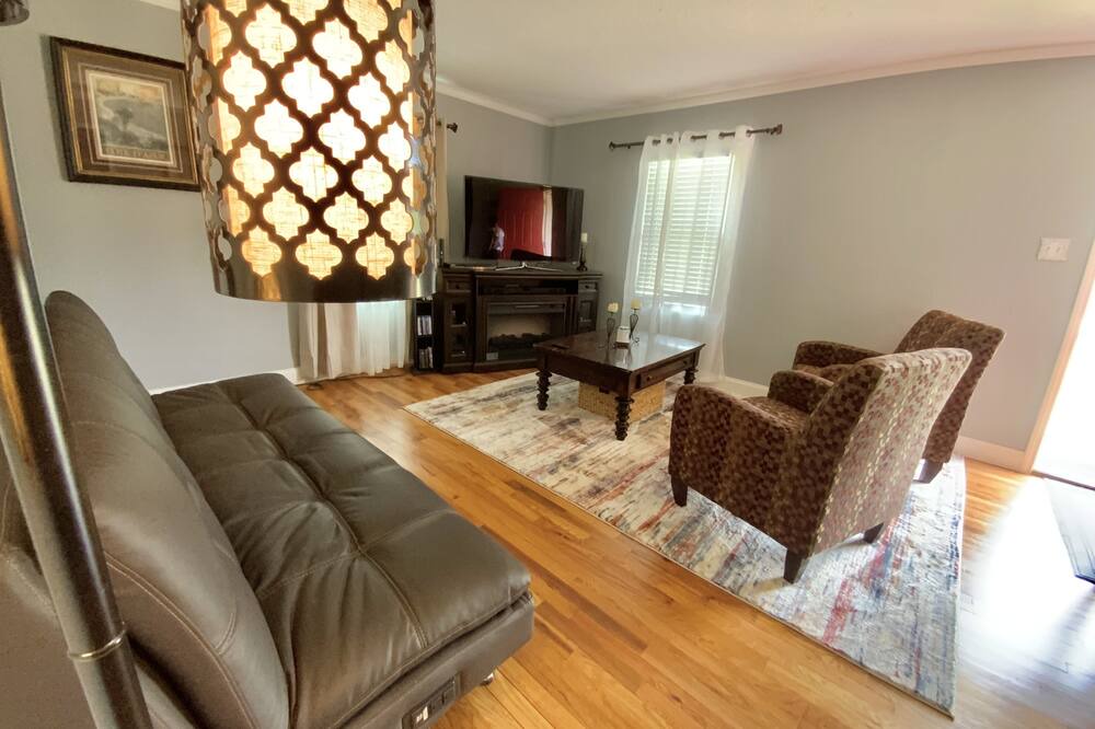 Photo of Livingroom in Heart of Lubbock