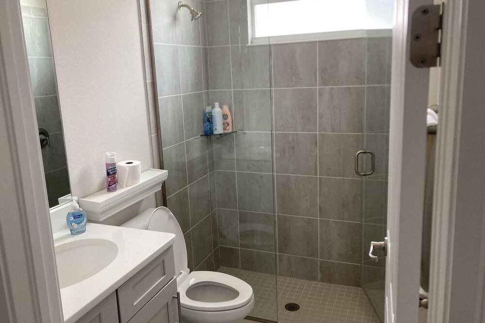 Photo of Bathroom in Biggar