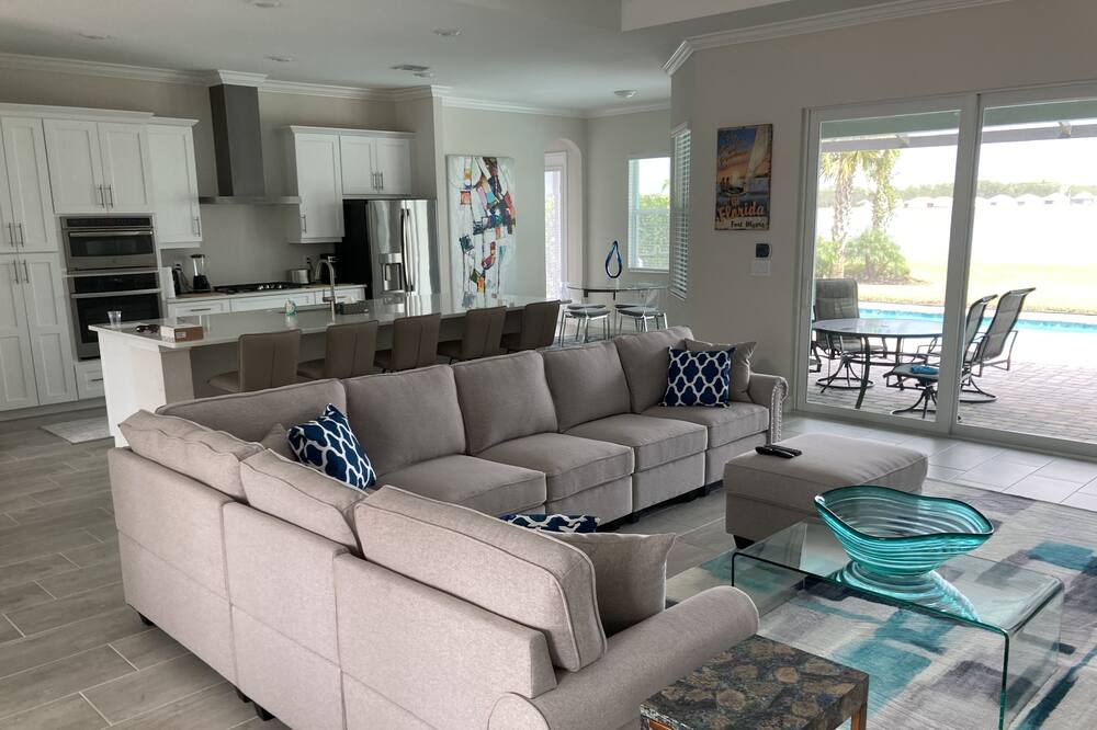 Photo of Livingroom in Biggar