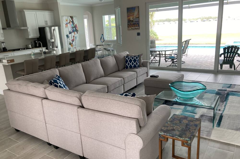 Photo of Livingroom in Biggar