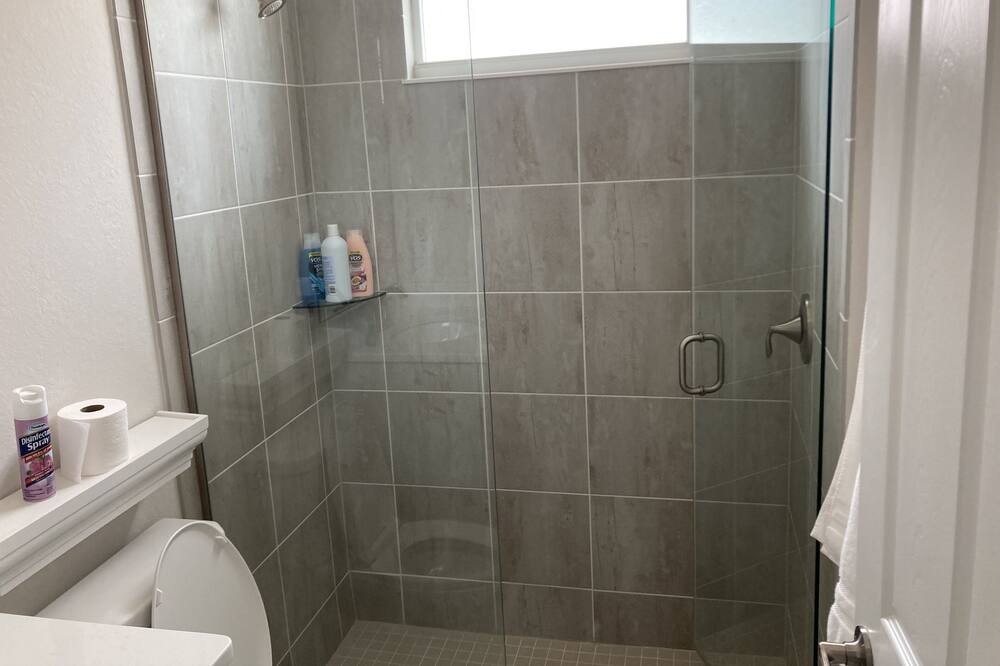 Photo of Bathroom in Biggar