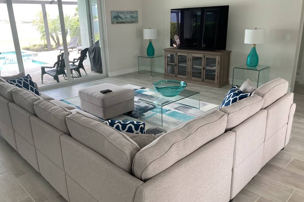 Photo of Livingroom in Biggar