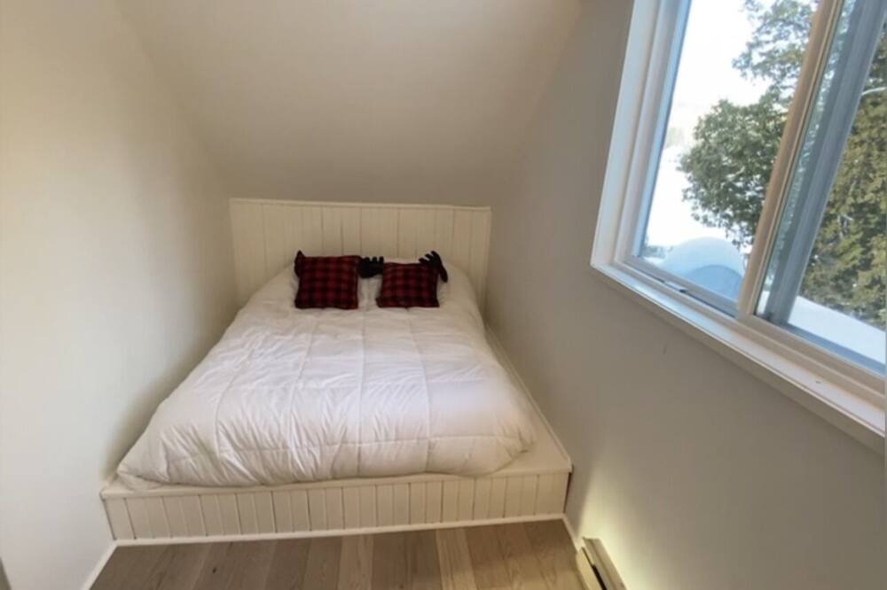 Photo of Bedroom in Chertsey
