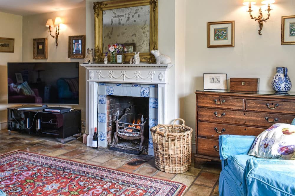 Photo of Livingroom in Farley