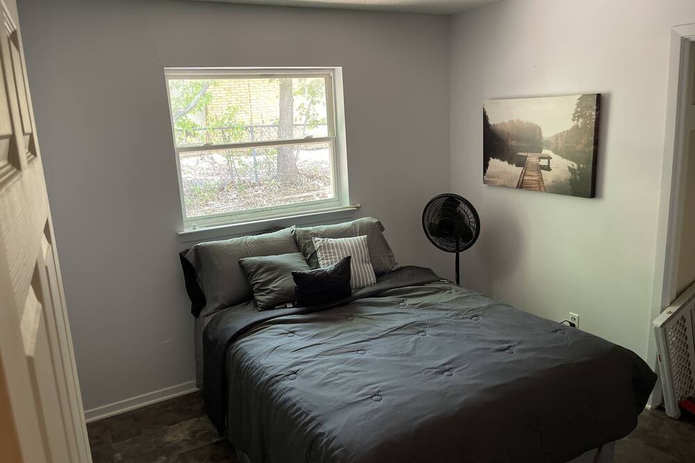 Photo of Bedroom in Commerce