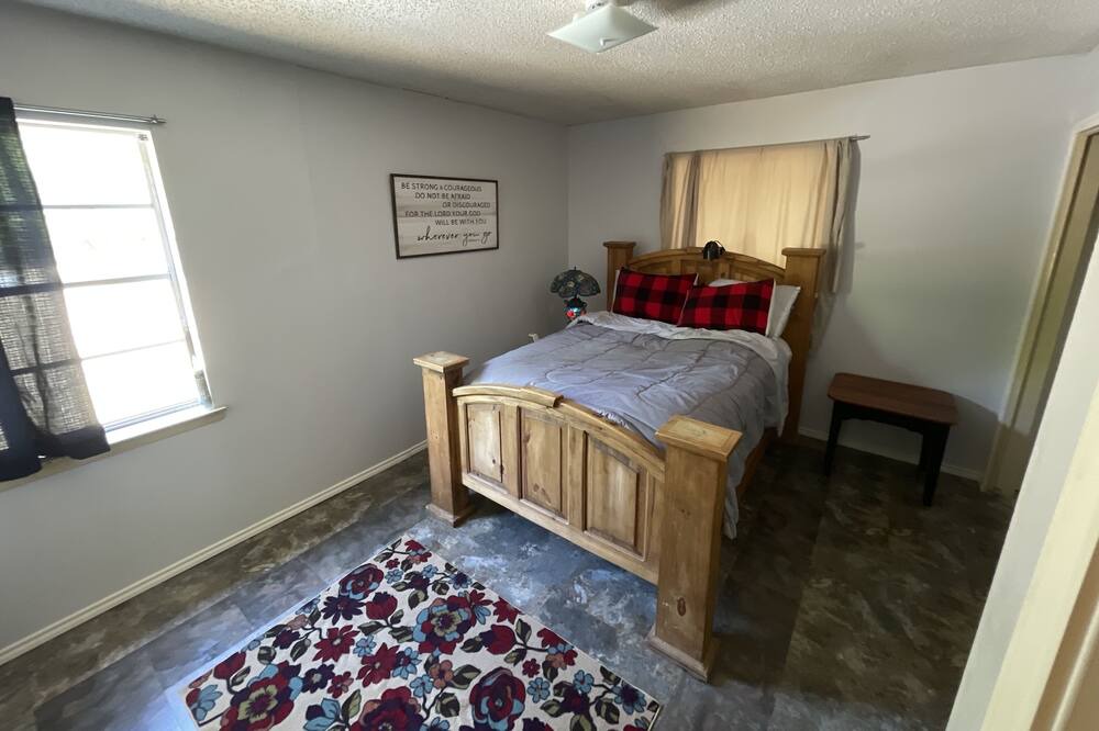 Photo of Bedroom in Commerce