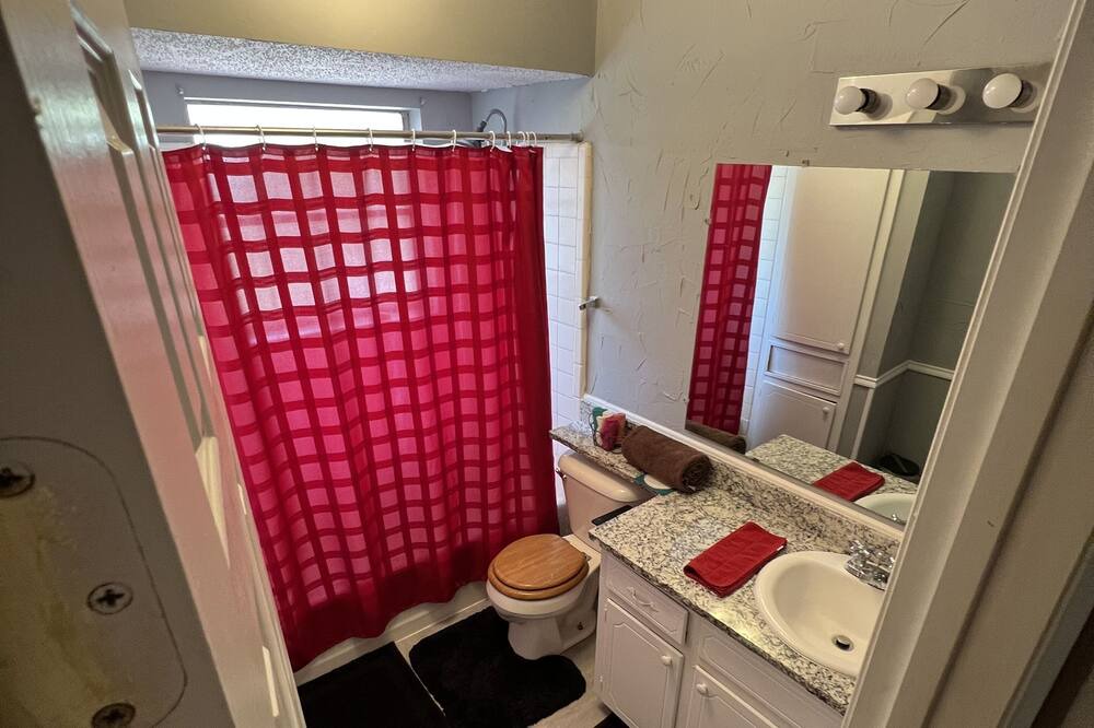 Photo of Bathroom in Commerce