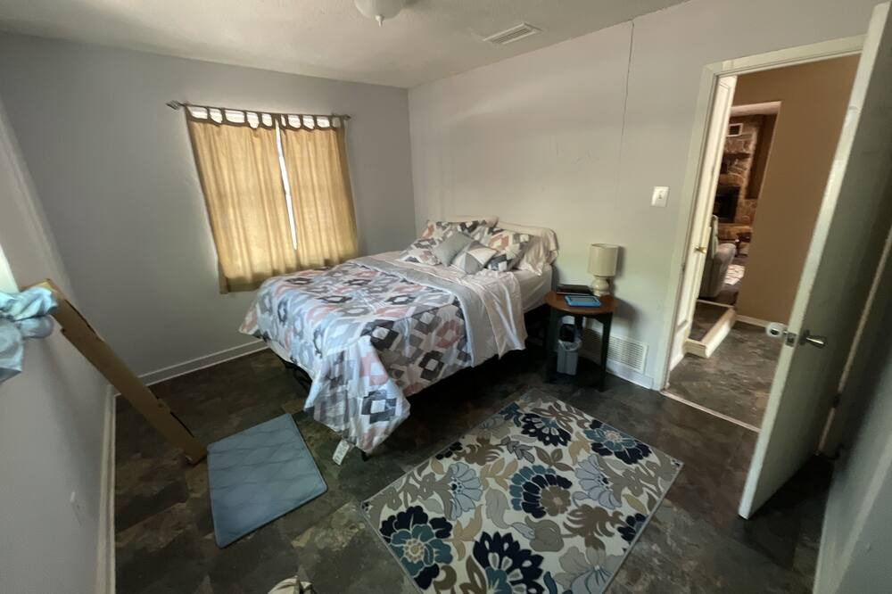 Photo of Bedroom in Commerce