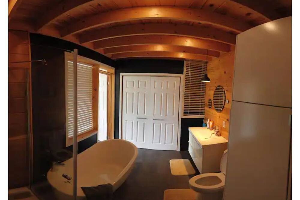 Photo of Bathroom in L'Ange-Gardien