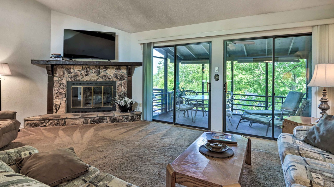 Photo of Livingroom in Osage Beach