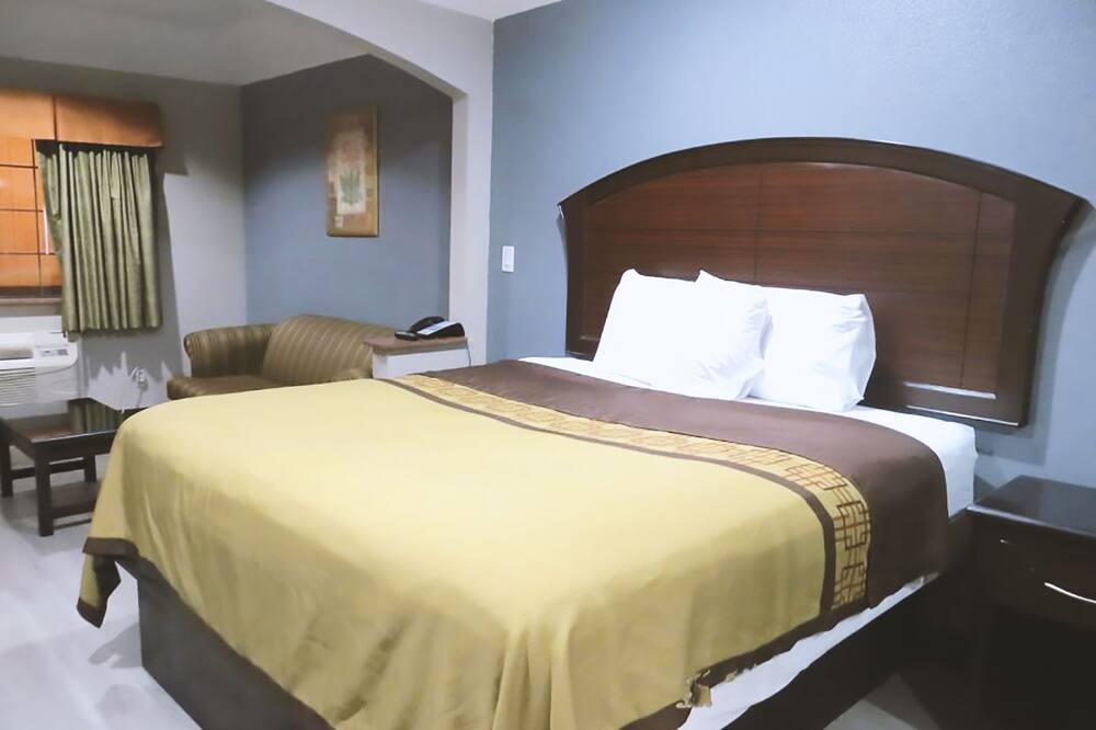 Photo of Bedroom in Greater Greenspoint