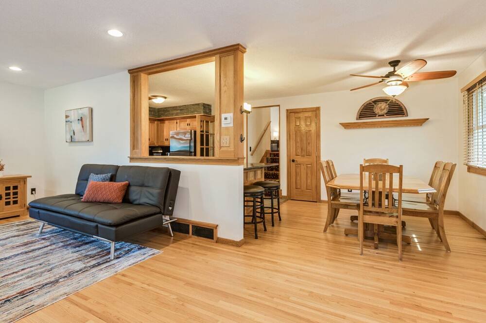Photo of Livingroom in St. Anthony