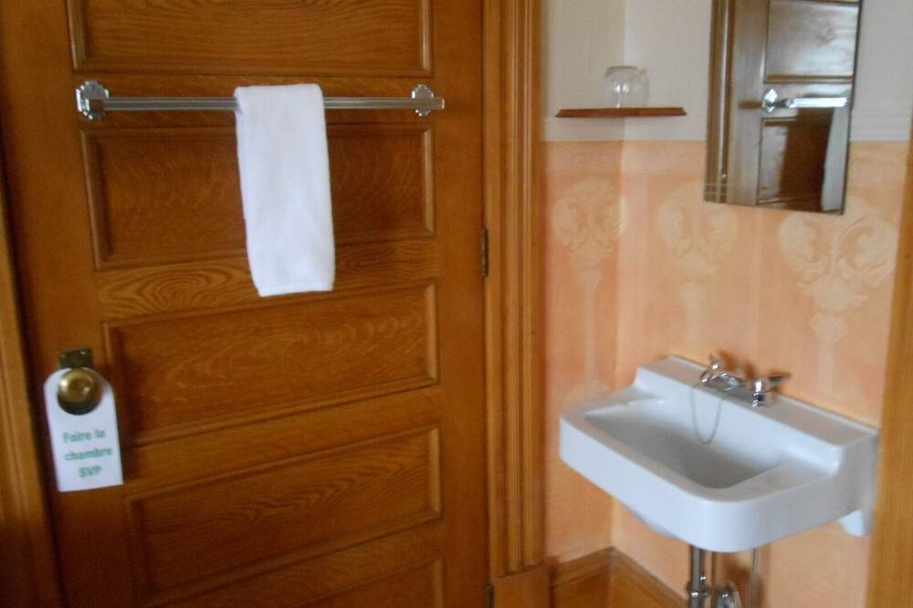 Photo of Bathroom in Saint-Malo