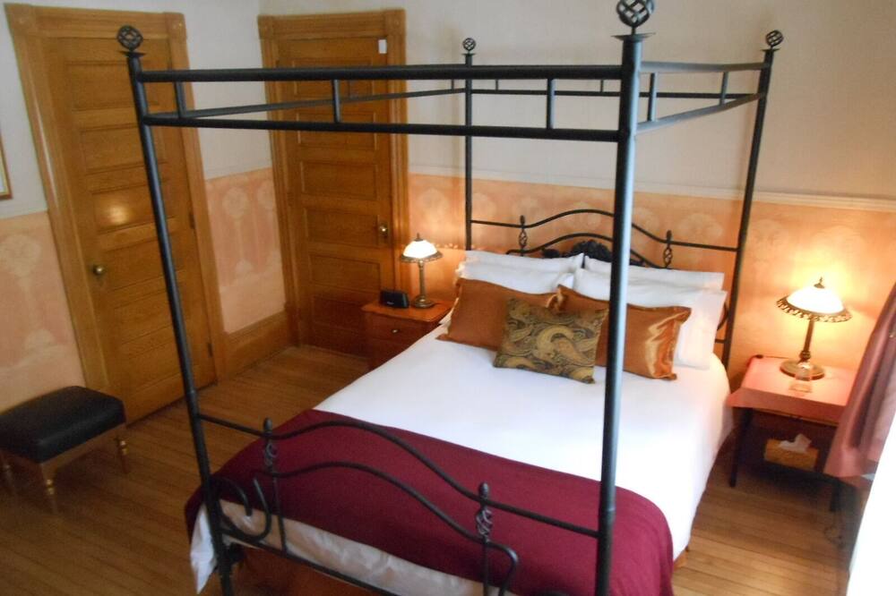 Photo of Bedroom in Saint-Malo