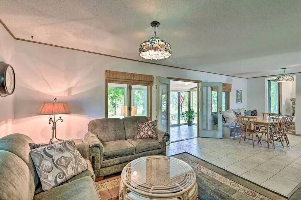 Photo of Bedroom in Cedar Falls