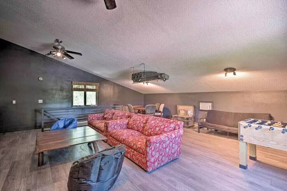Photo of Bedroom in Cedar Falls