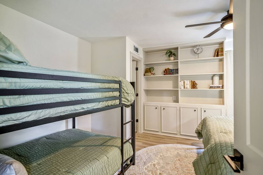 Photo of Bedroom in Seven Coves