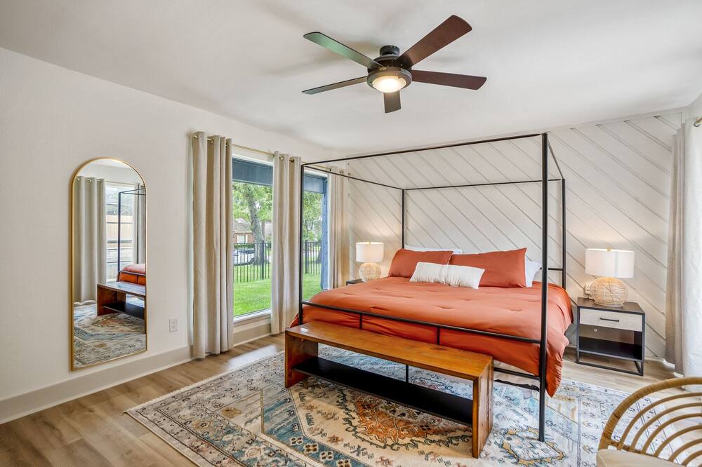 Photo of Bedroom in Seven Coves