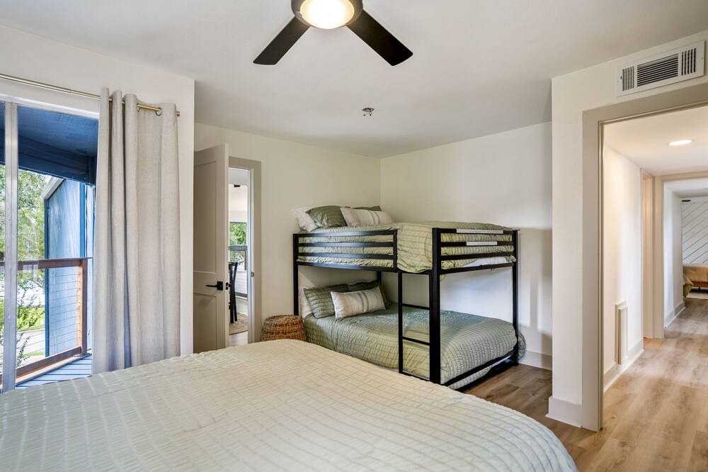 Photo of Bedroom in Seven Coves