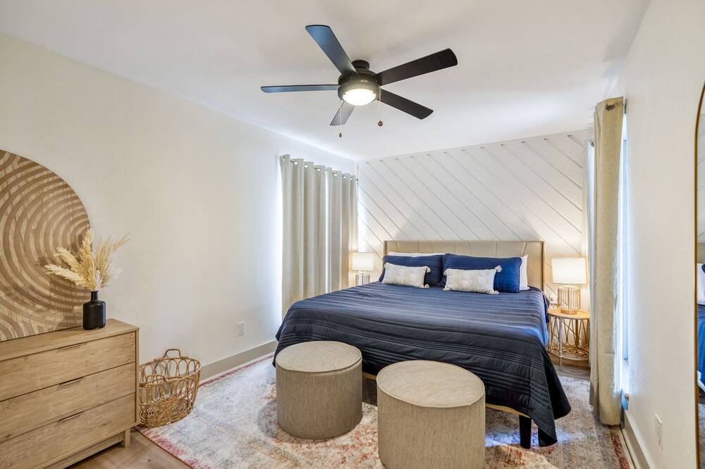 Photo of Bedroom in Seven Coves