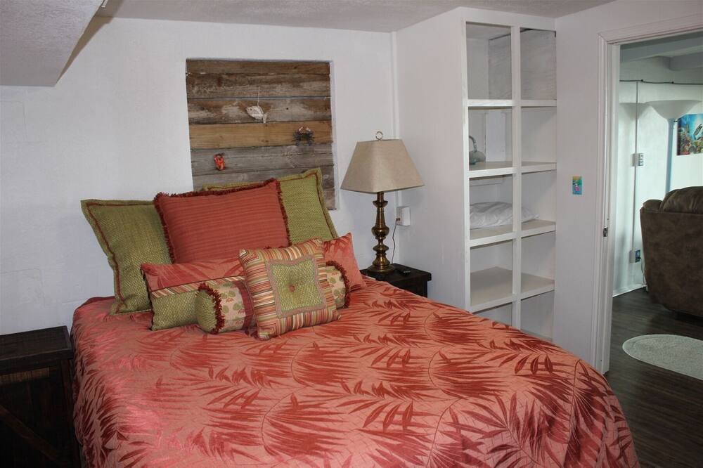 Photo of Bedroom in Taft