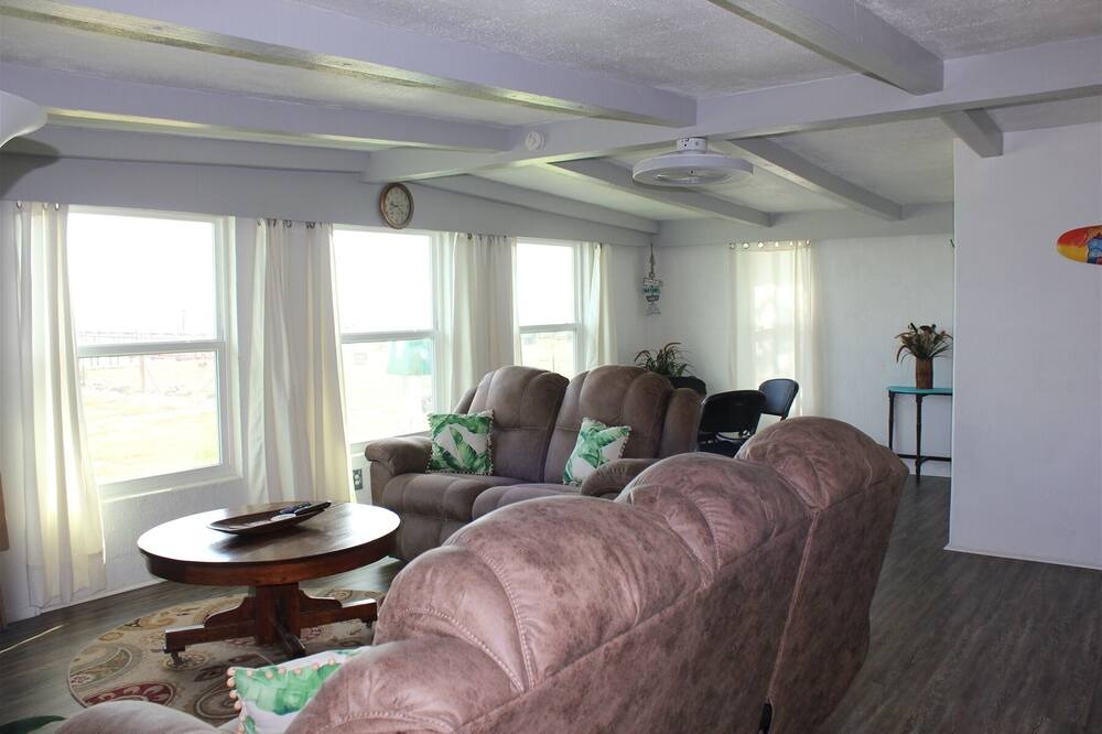 Photo of Livingroom in Taft