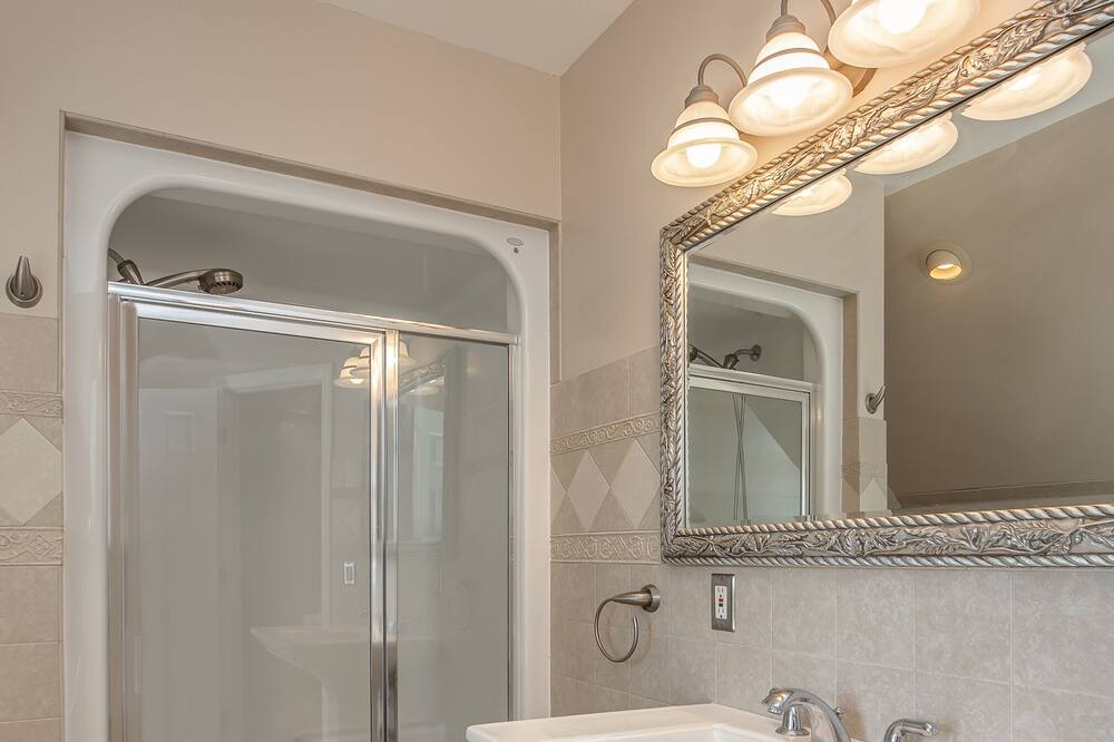 Photo of Bathroom in Thompson's Station