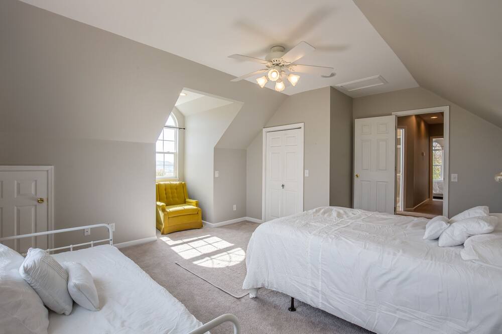 Photo of Bedroom in Thompson's Station