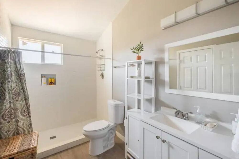 Photo of Bathroom in North Ridge