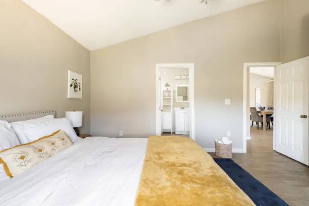 Photo of Bedroom in North Ridge