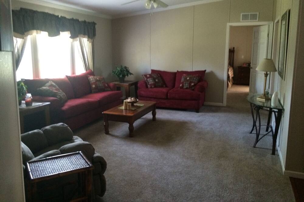 Photo of Livingroom in River Ranch