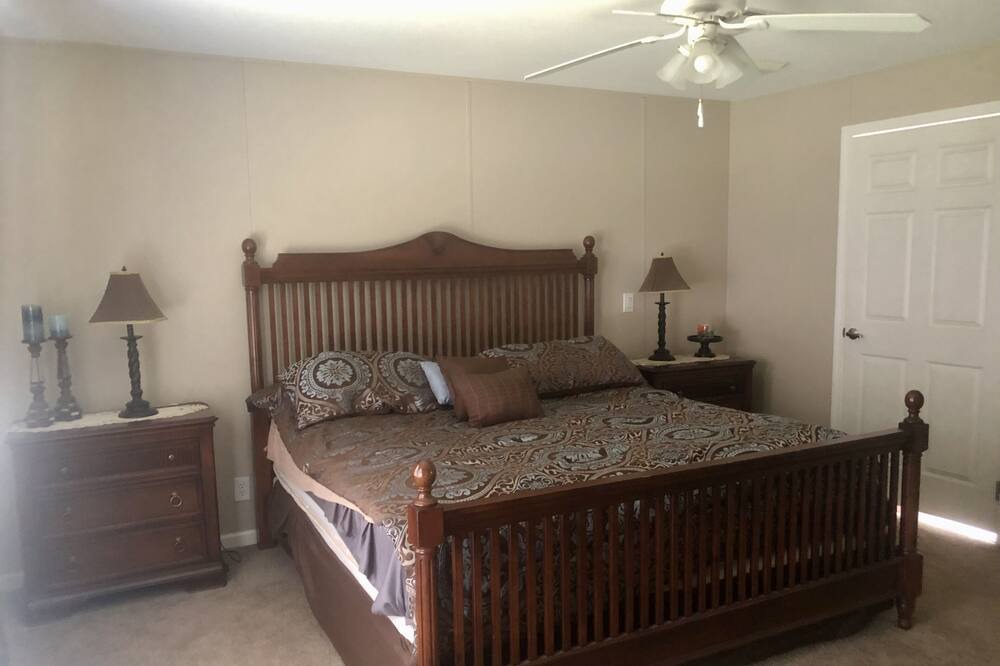 Photo of Bedroom in River Ranch