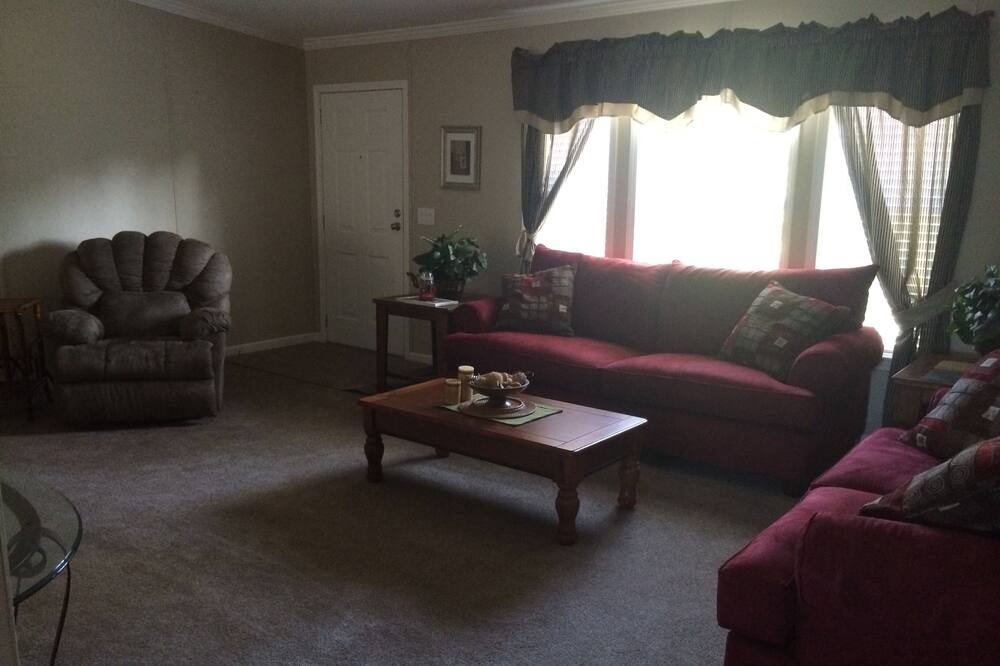 Photo of Livingroom in River Ranch