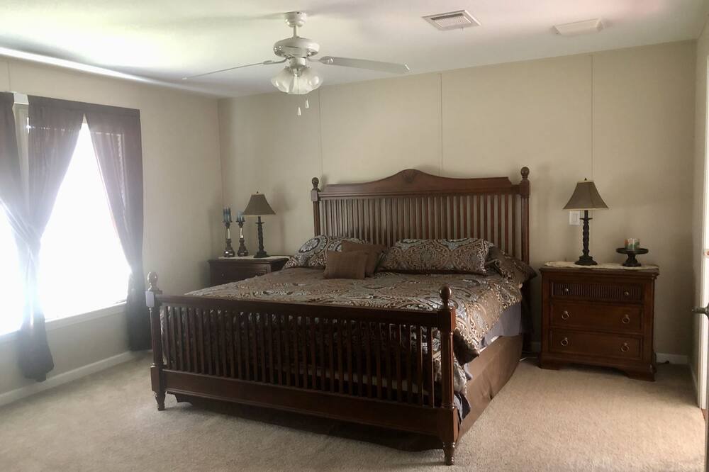 Photo of Bedroom in River Ranch
