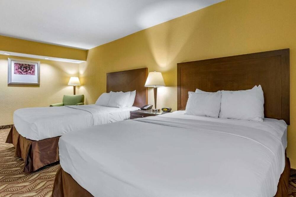 Photo of Bedroom in Roswell