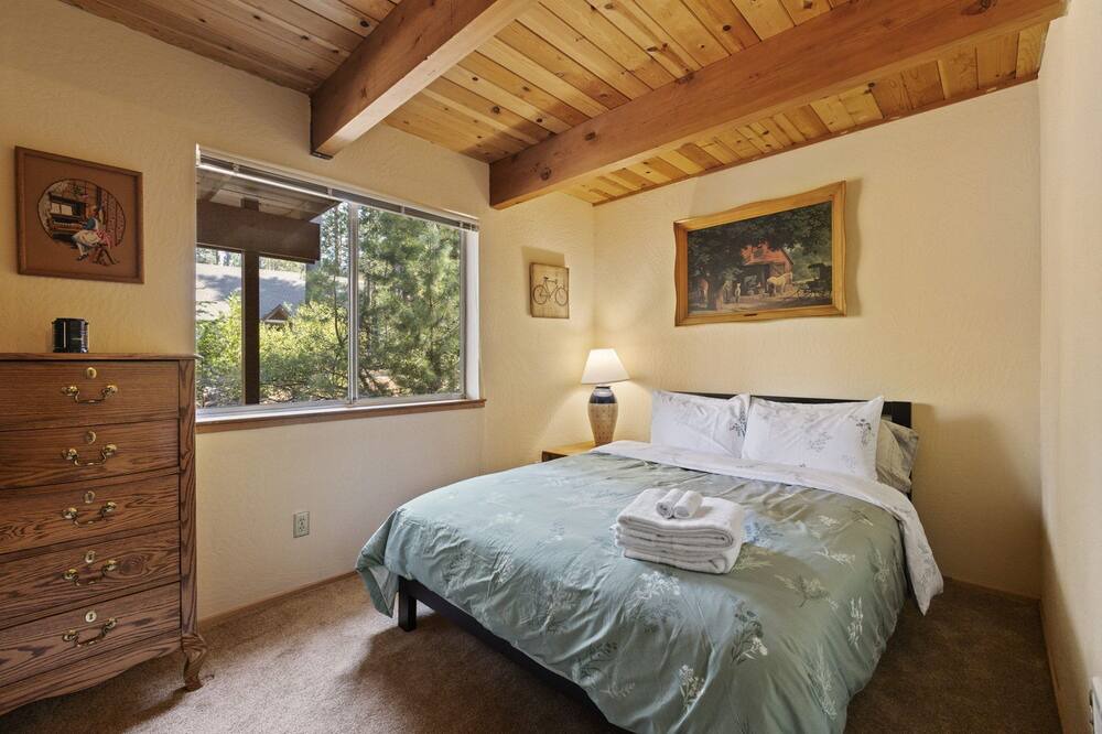 Photo of Bedroom in Arnold