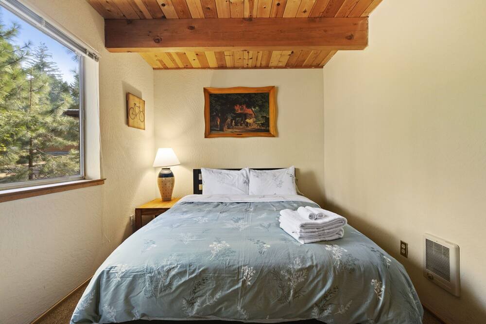 Photo of Bedroom in Arnold