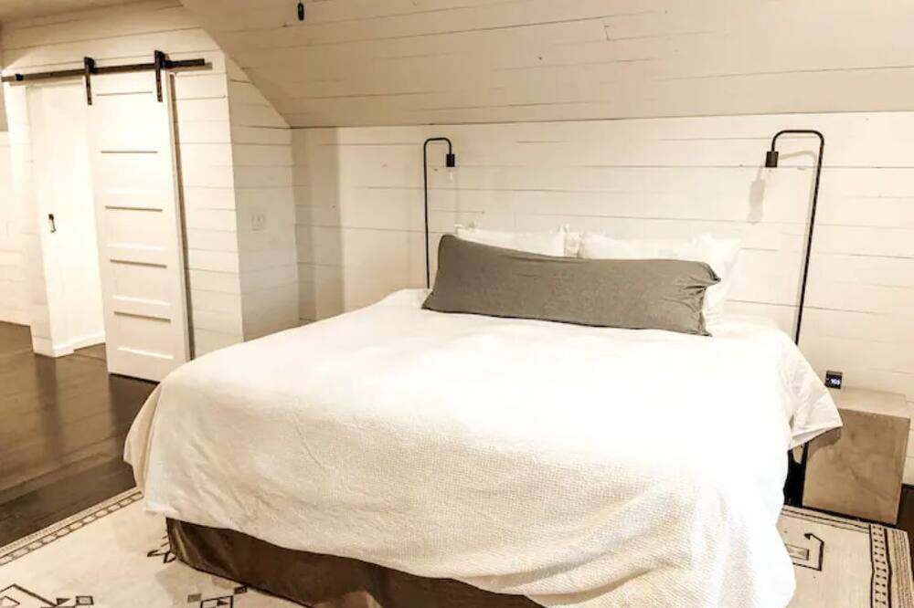 Photo of Bedroom in Loomis