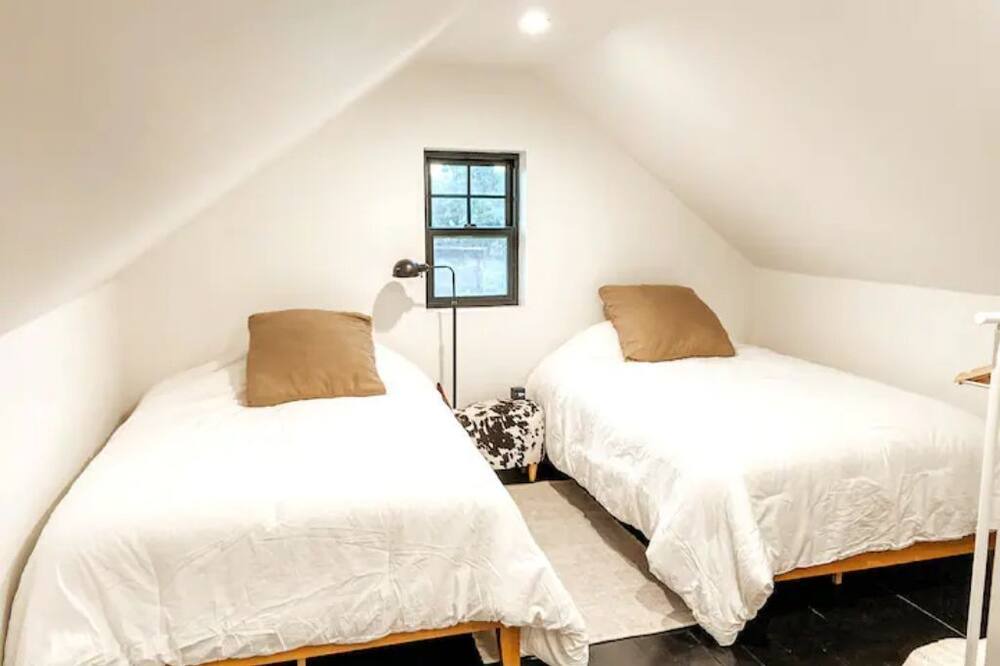 Photo of Bedroom in Loomis